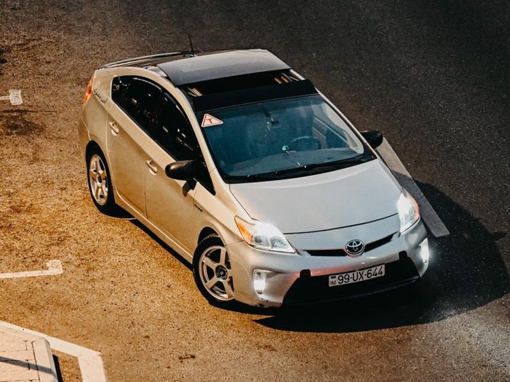 Toyota Prius 2012 icarəsi, Bakı
